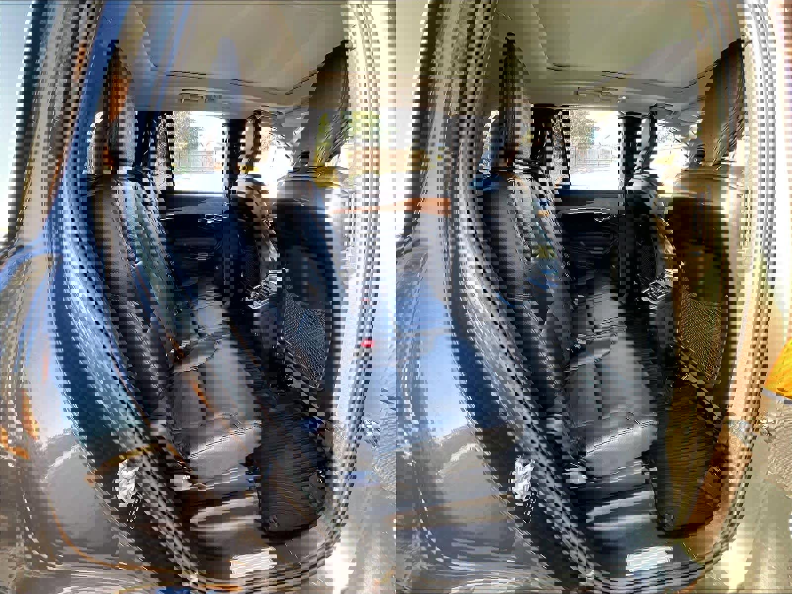 Used 2023 Volvo XC90 B6 Plus w/ Protection Package Premier image 30