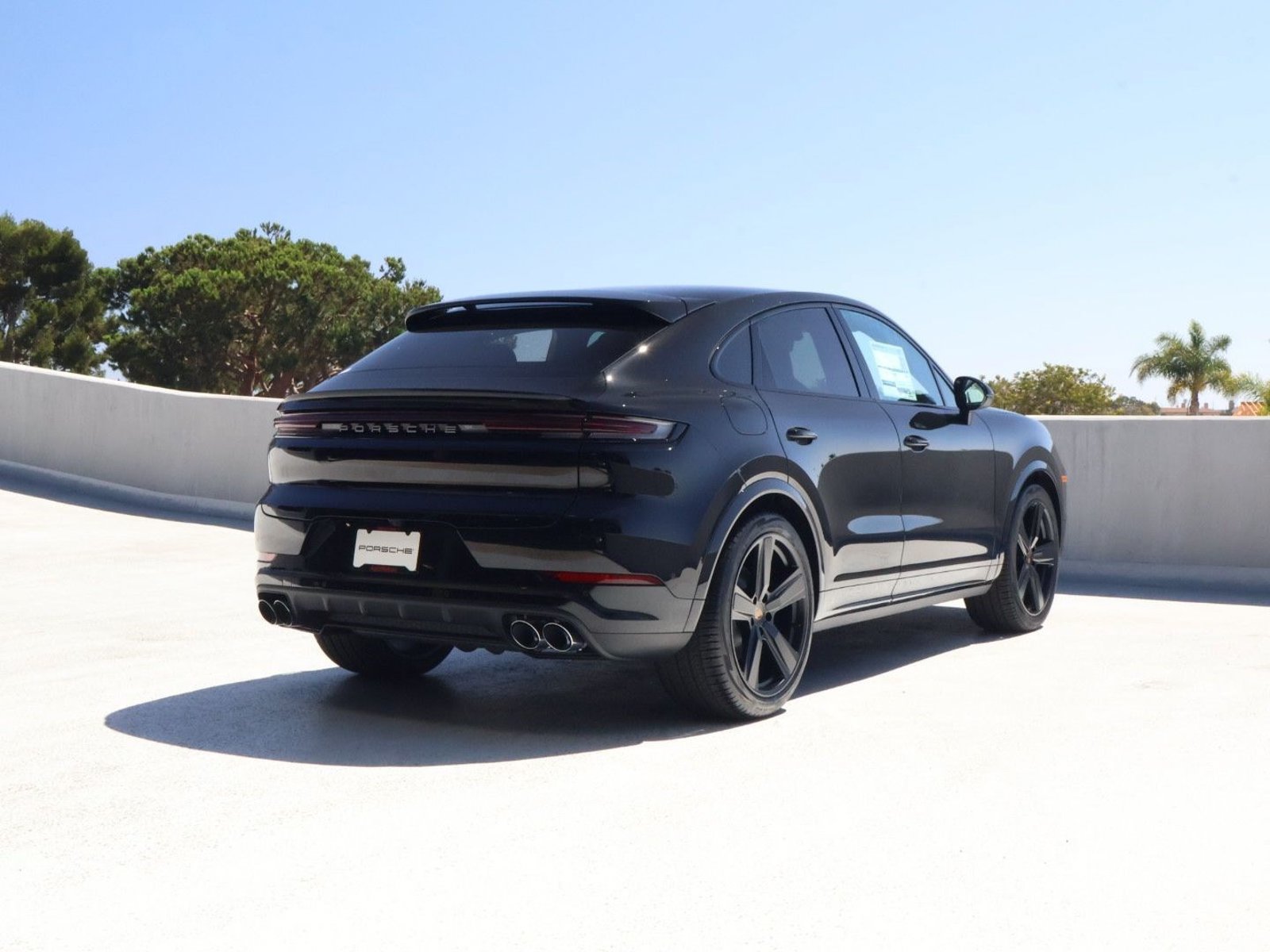 New 2026 Porsche Cayenne Coupe AWD/4WD image 9