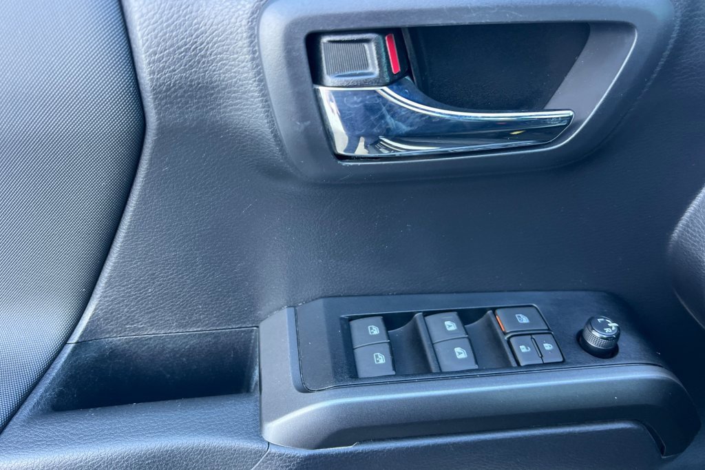 Used 2023 Toyota Tacoma TRD Off-Road image 8
