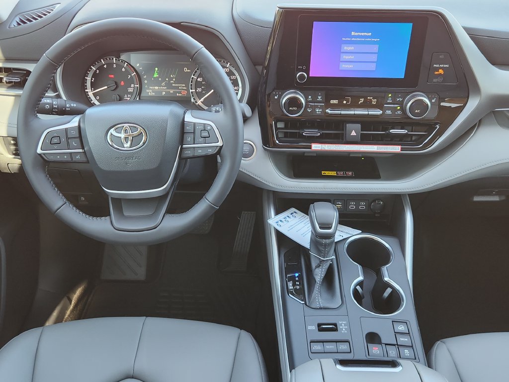 New 2026 Toyota Highlander AWD image 16