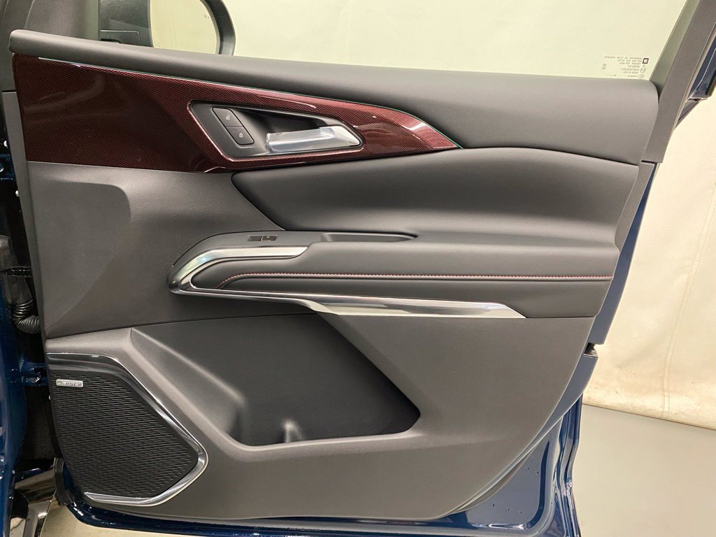 New 2027 Chevrolet Traverse RS w/ LPO, Floor Liner Package AWD/4WD image 11