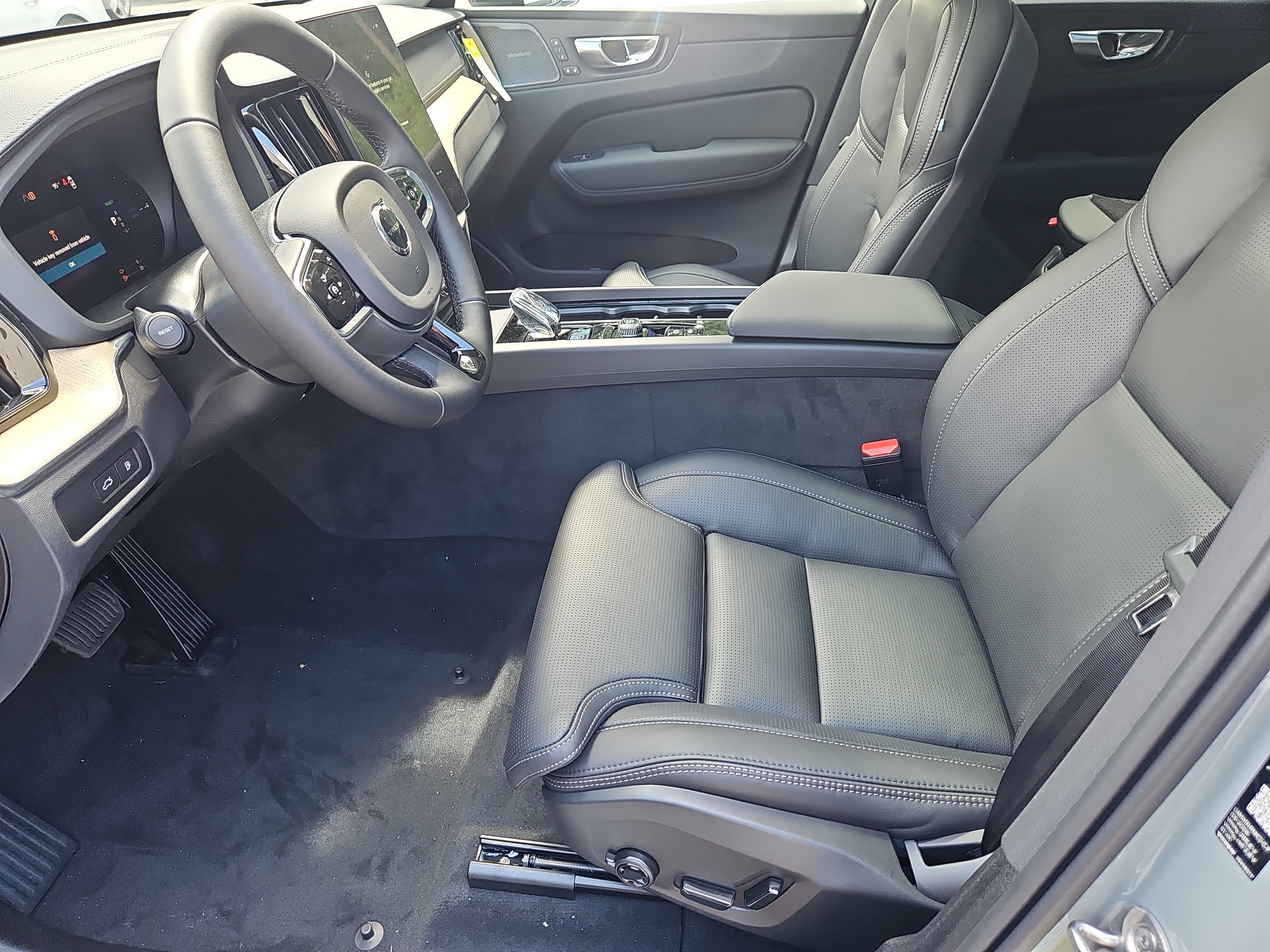 New 2026 Volvo XC60 T8 Ultra w/ Protection Package Premier AWD/4WD image 20