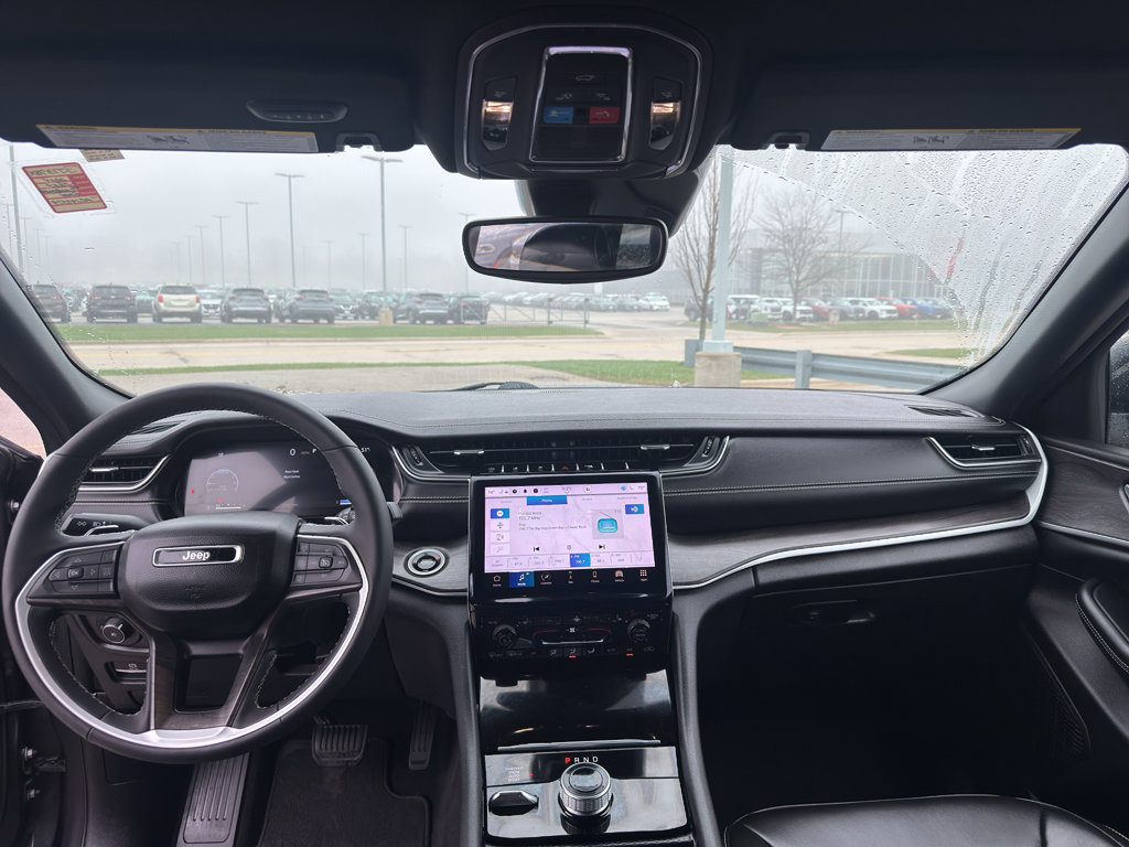Used 2024 Jeep Grand Cherokee Limited image 29