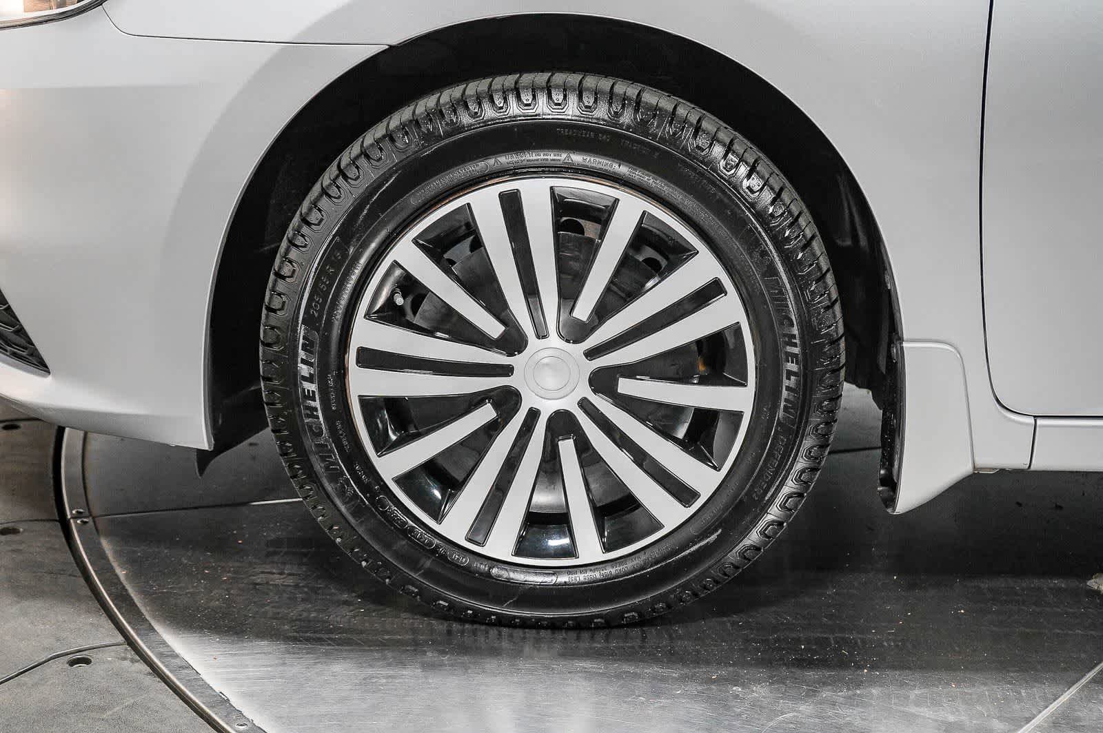 Used 2016 Nissan Sentra SV FWD image 9