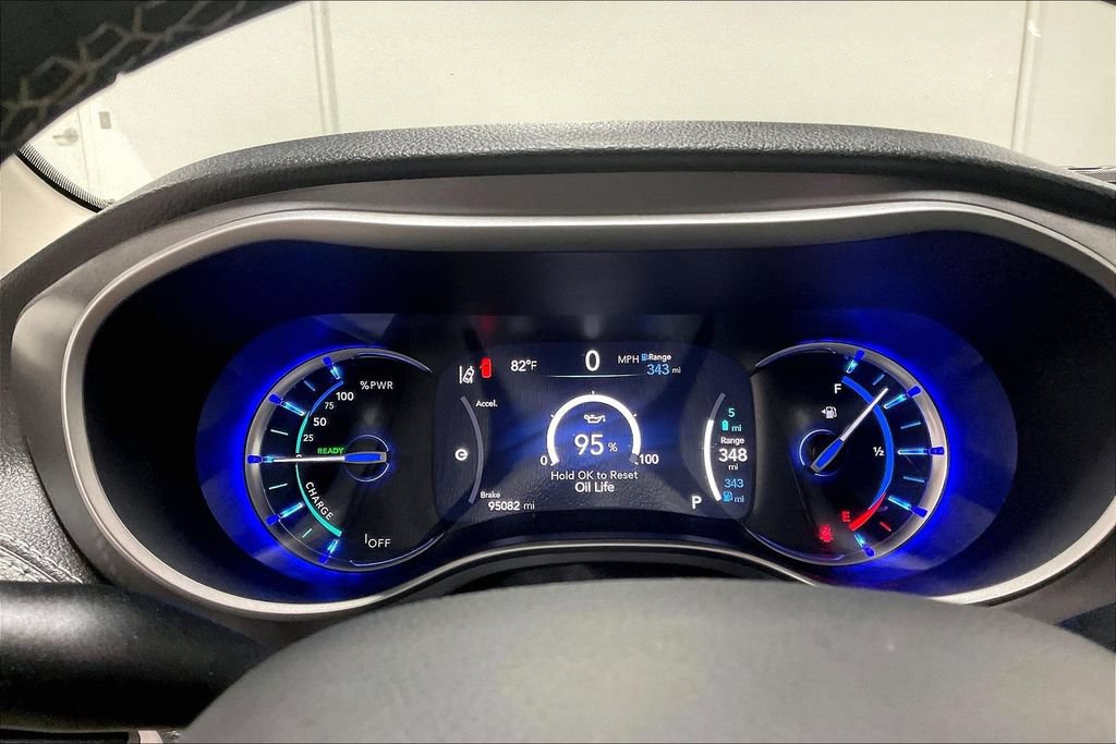 Used 2022 Chrysler Pacifica Touring-L FWD image 26