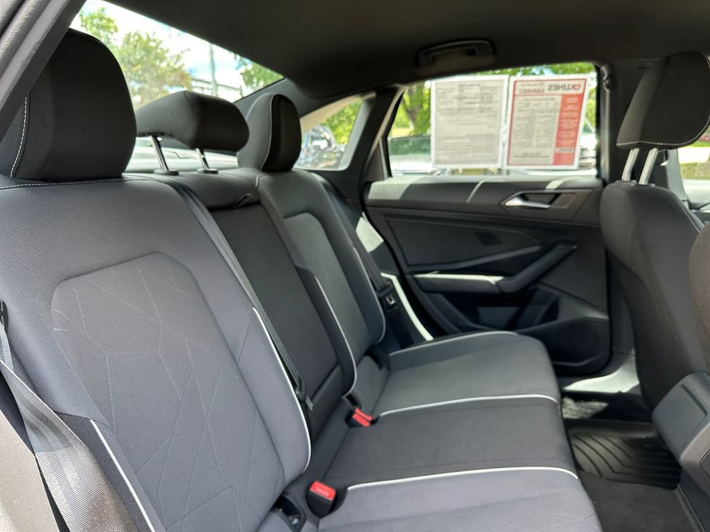 Used 2025 Volkswagen Jetta Sport FWD image 37