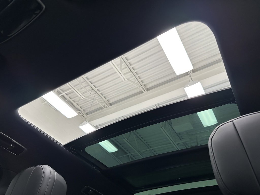 Used 2025 Land Rover Range Rover Sport Dynamic SE image 40