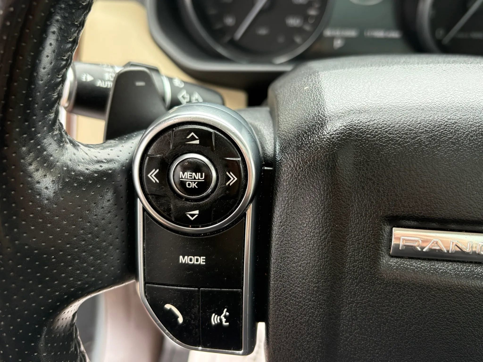 Used 2014 Land Rover Range Rover Sport Supercharged image 18