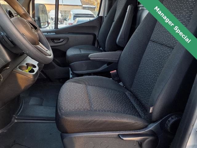 Used 2022 Mercedes-Benz Sprinter 3500 image 19
