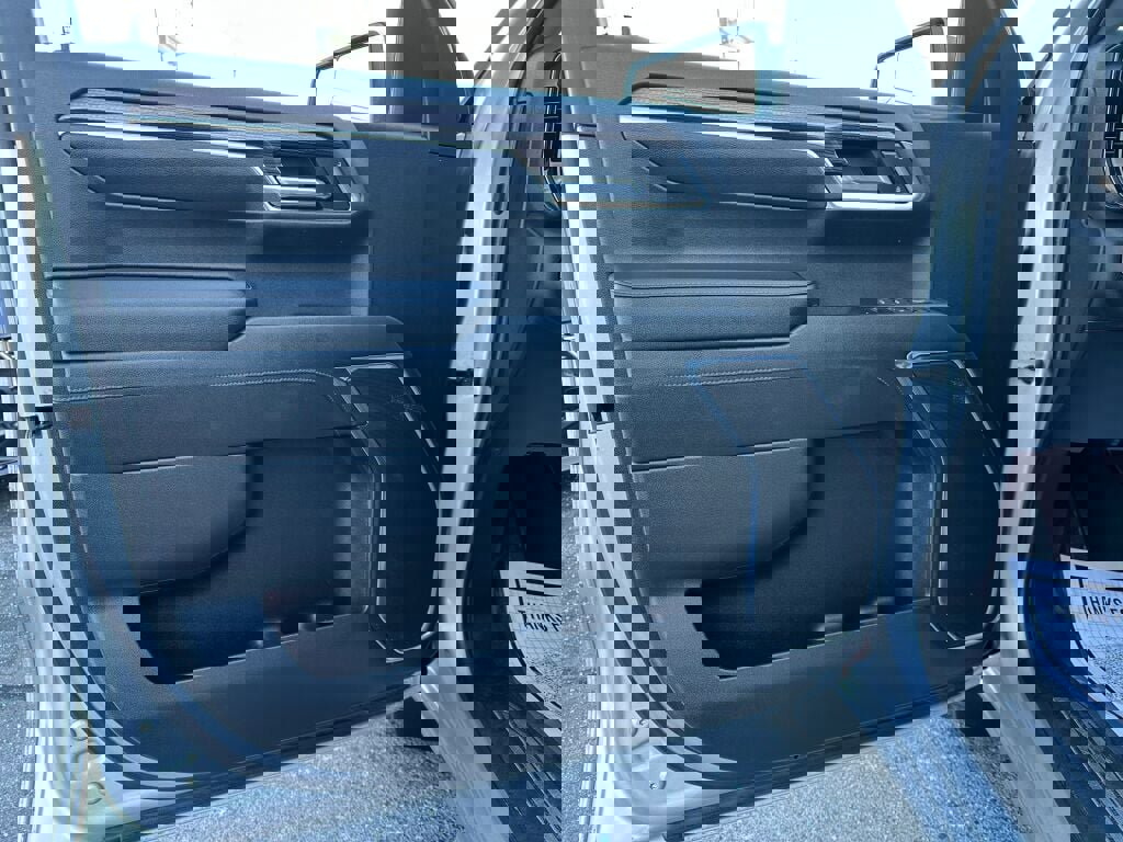 Used 2022 Chevrolet Silverado 1500 LT image 9