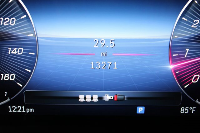 Used 2024 Mercedes-Benz GLE 450 4MATIC w/ AMG Line Exterior image 8