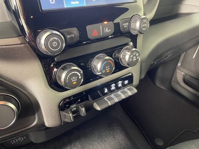 New 2026 RAM 1500 Express AWD/4WD image 6