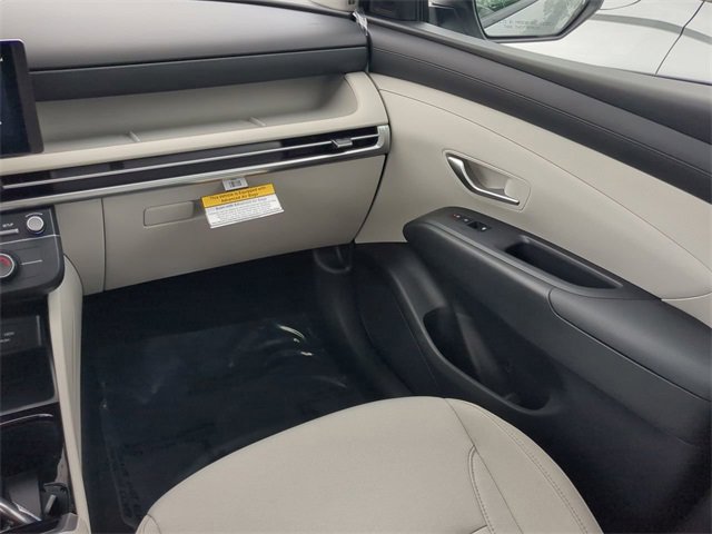 New 2025 Hyundai Tucson SE image 17