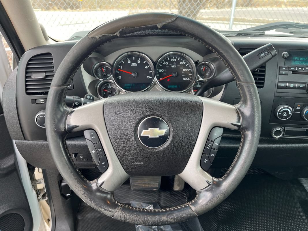 Used 2009 Chevrolet Silverado 3500 LT w/ Exterior Plus Package AWD/4WD image 11