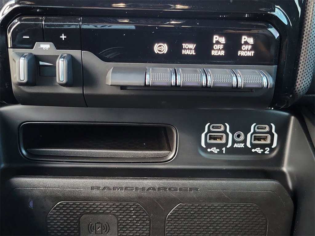 Used 2024 RAM 2500 Limited image 12