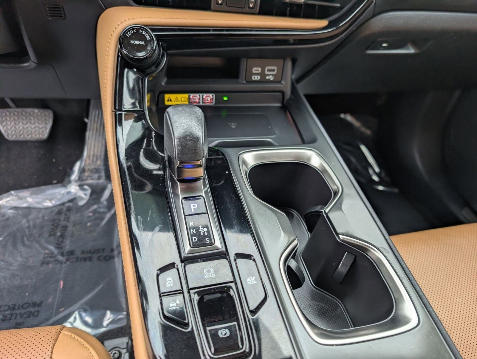 Used 2022 Lexus NX 350h AWD image 18