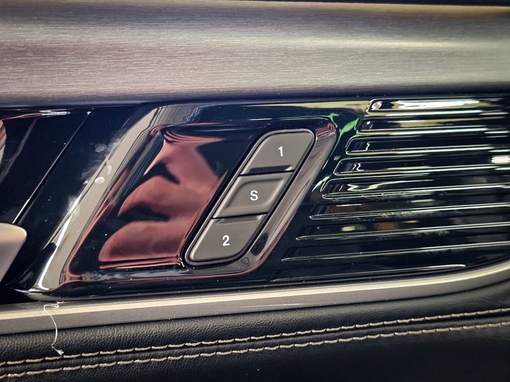 New 2026 Jeep Grand Wagoneer 4WD image 9