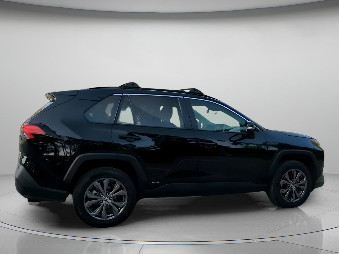 Used 2023 Toyota RAV4 XLE Premium AWD/4WD image 30
