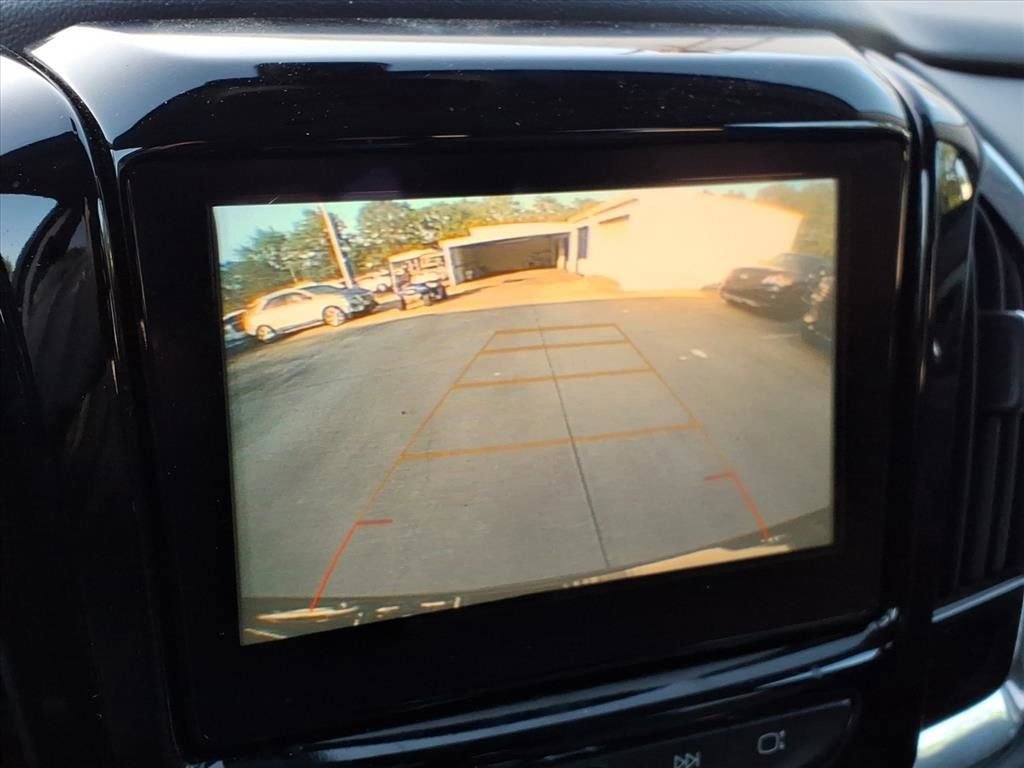 Used 2018 Chevrolet Traverse LT FWD image 15