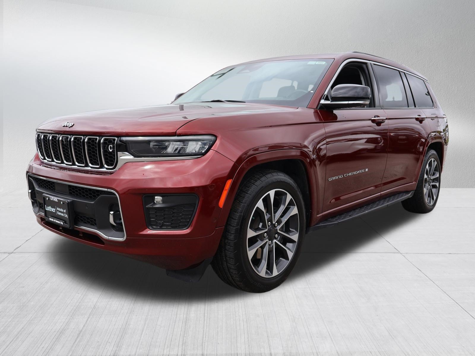 Used 2021 Jeep Grand Cherokee L Overland w/ Advanced Protech Group III AWD/4WD image 3