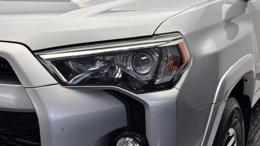 Used 2019 Toyota 4Runner TRD Off-Road AWD/4WD image 3