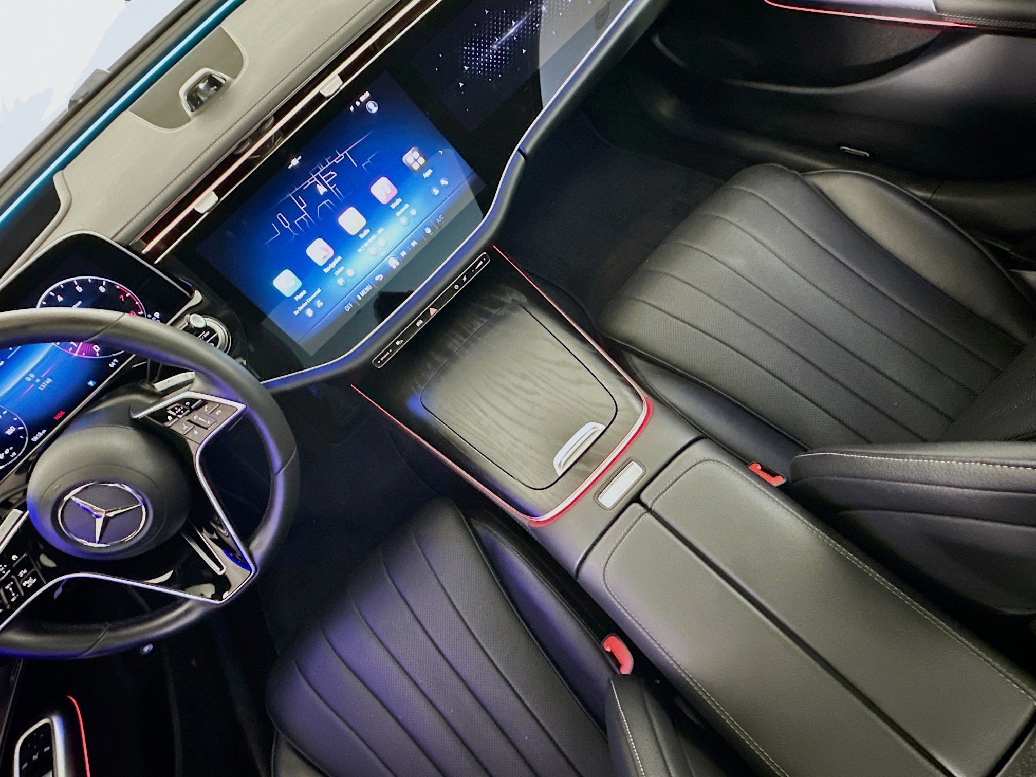 Used 2024 Mercedes-Benz E 350 4MATIC Sedan w/ Airmatic Package image 19