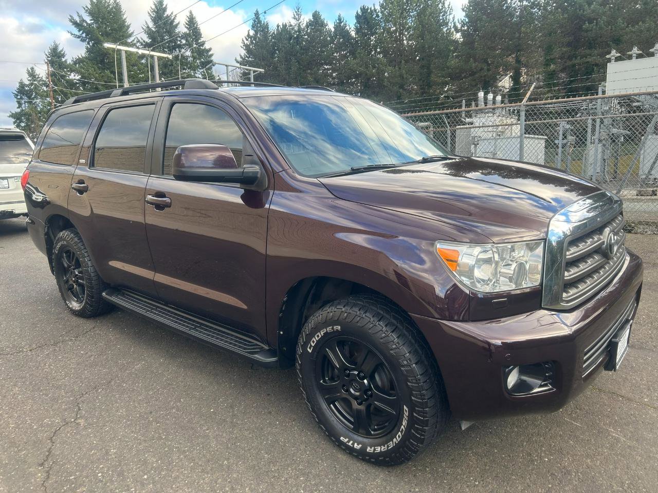 Used 2016 Toyota Sequoia SR5 w/ Premium Package image 3