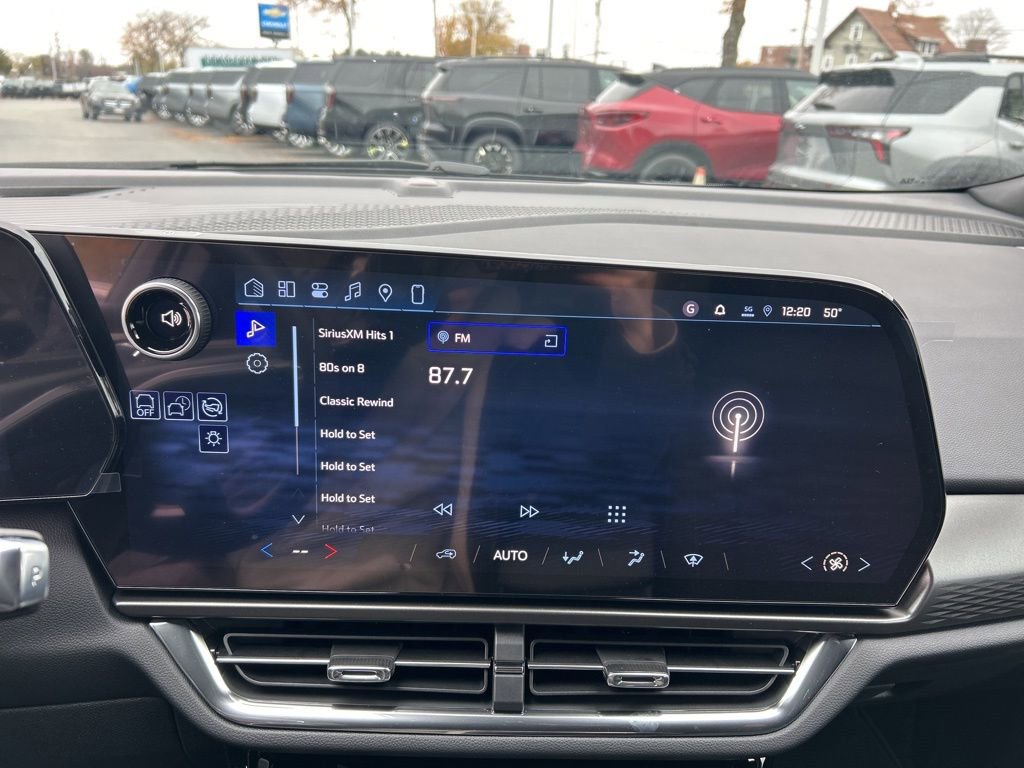 New 2026 Chevrolet Equinox EV LT image 16