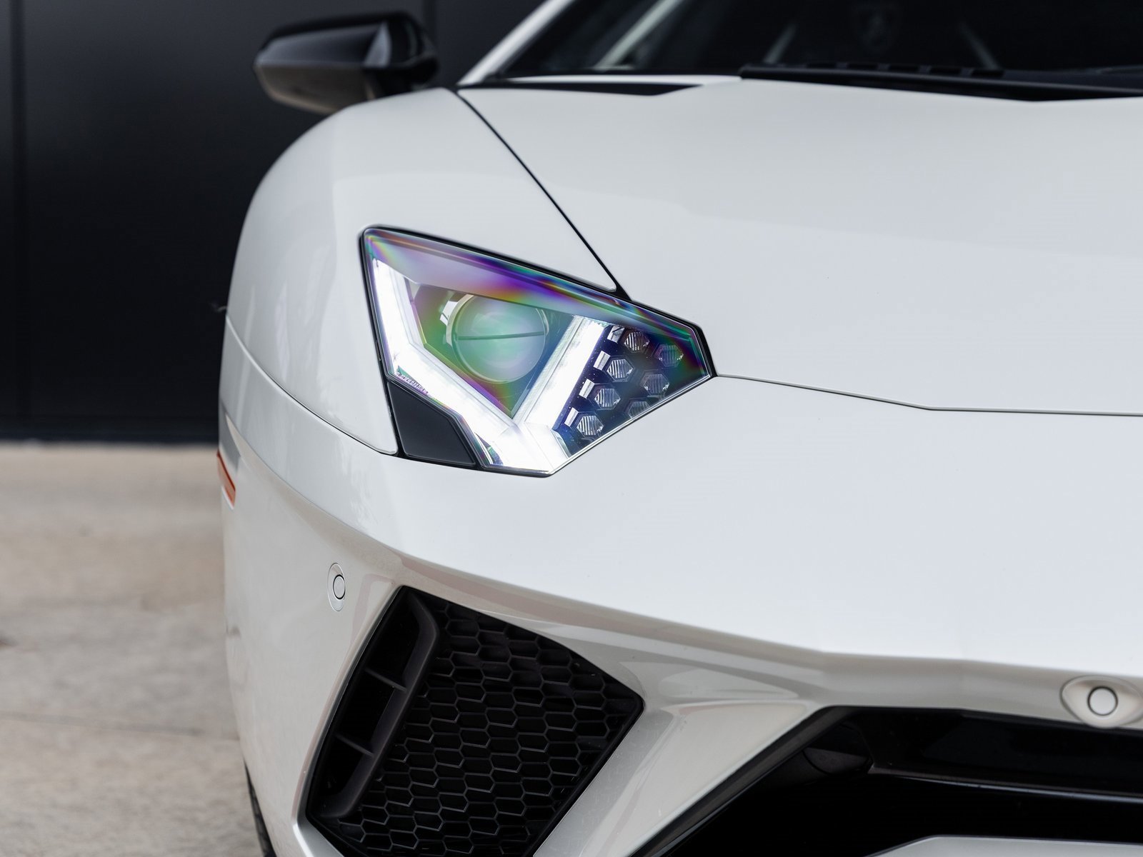 Used 2018 Lamborghini Aventador S image 21