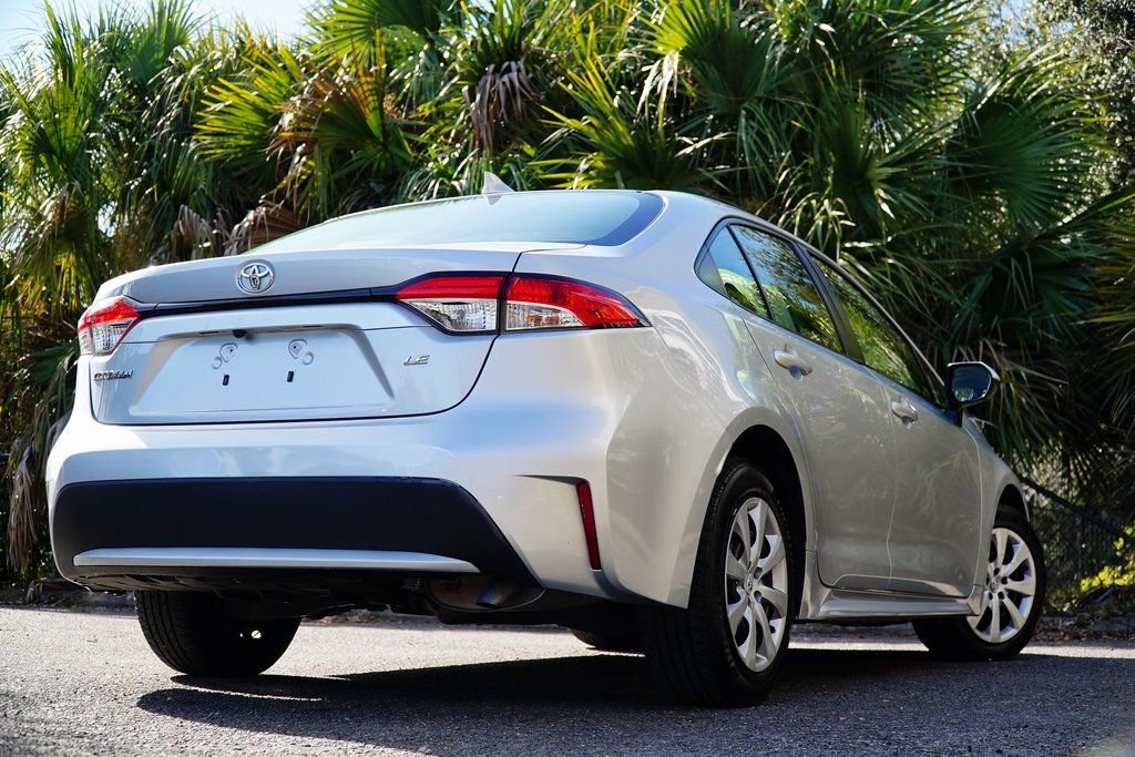 Used 2021 Toyota Corolla LE FWD image 5