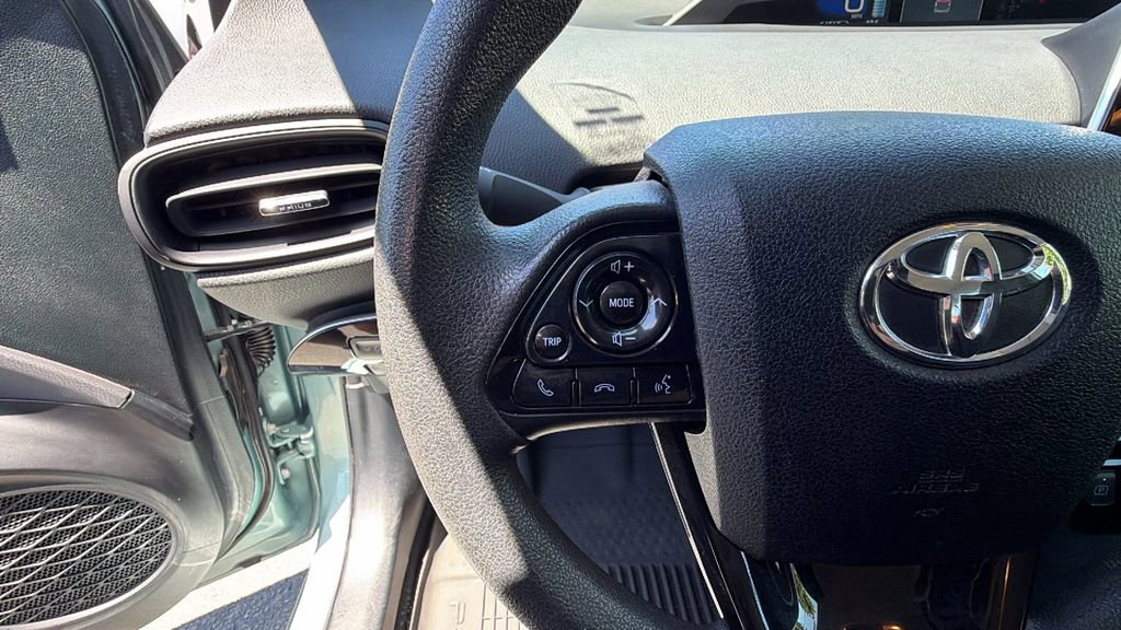 Used 2022 Toyota Prius LE FWD image 27
