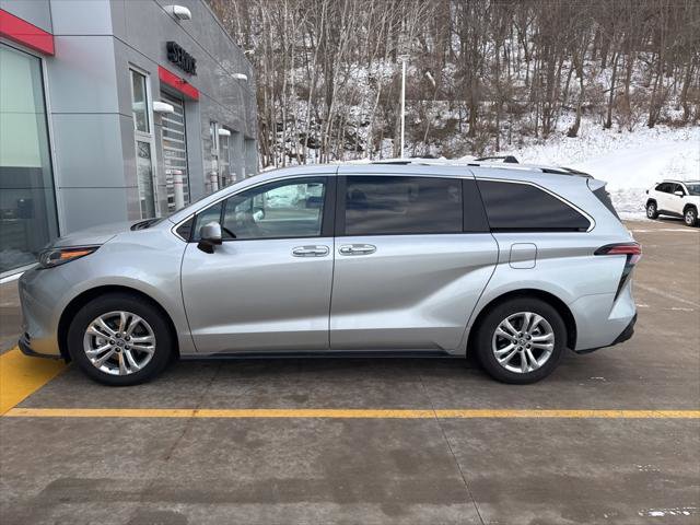 Certified 2024 Toyota Sienna Platinum image 17