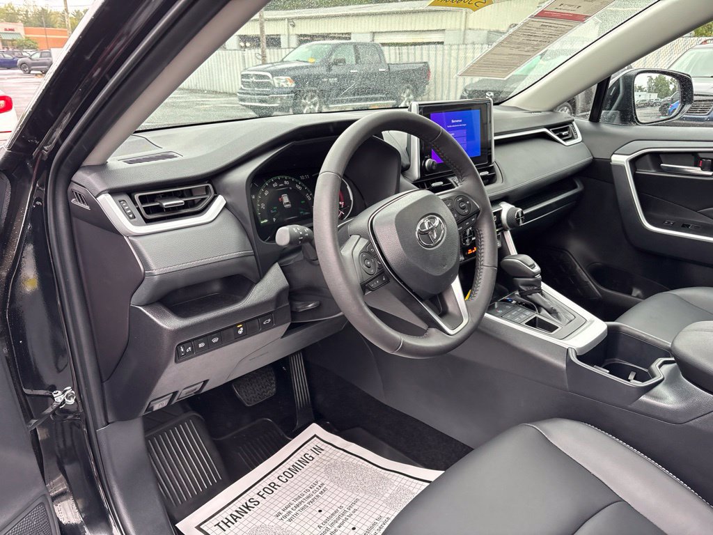Used 2025 Toyota RAV4 XLE Premium AWD/4WD image 17