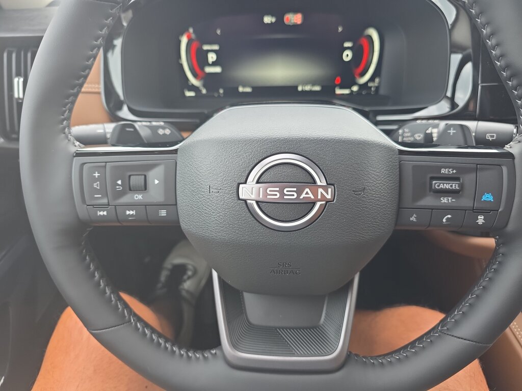 New 2026 Nissan Pathfinder Platinum FWD image 9