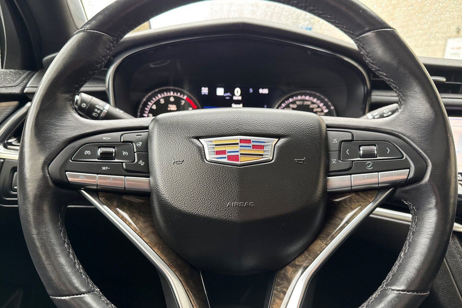 Used 2023 Cadillac XT6 Premium Luxury w/ Technology Package AWD/4WD image 27