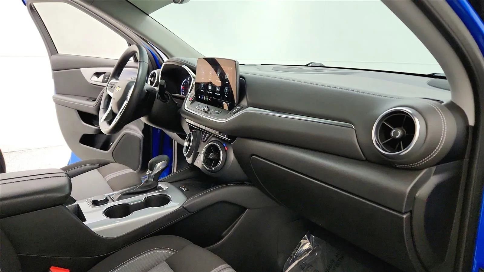 Used 2024 Chevrolet Blazer LT w/ Convenience Package image 37