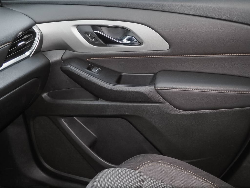 Used 2020 Chevrolet Traverse LT FWD image 26