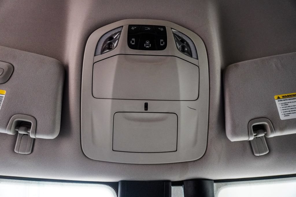 Used 2020 Chrysler Pacifica Touring-L FWD image 23