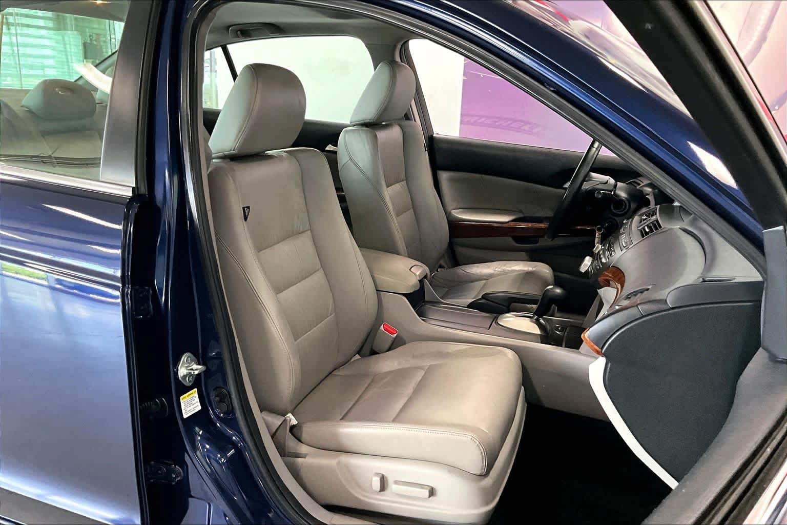Used 2011 Honda Accord EX-L image 11