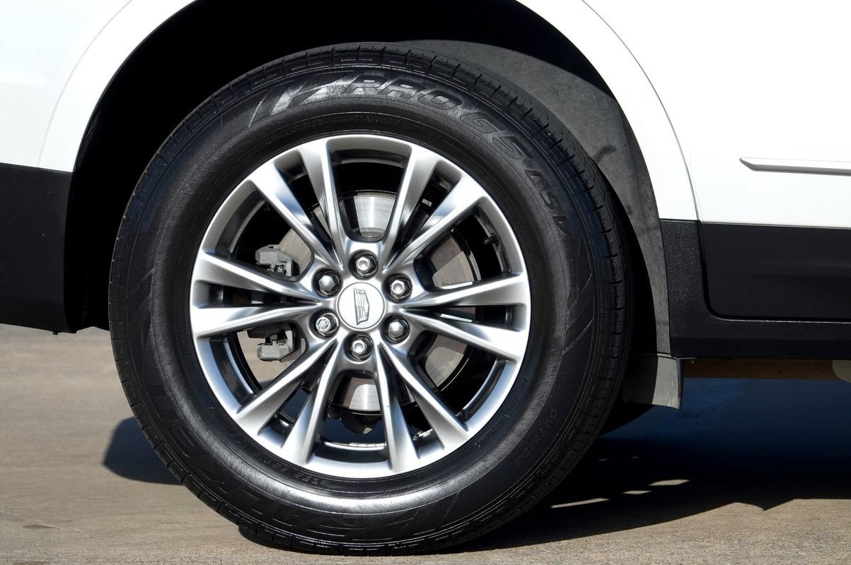 Used 2021 Cadillac XT5 Premium Luxury w/ LPO, Floor Liner Package FWD image 31
