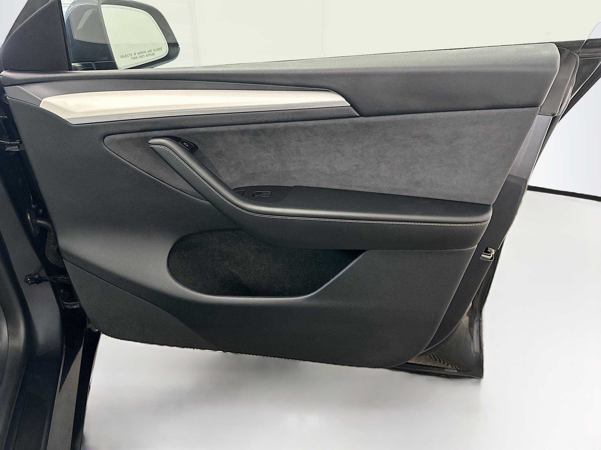 Used 2024 Tesla Model Y Long Range image 33