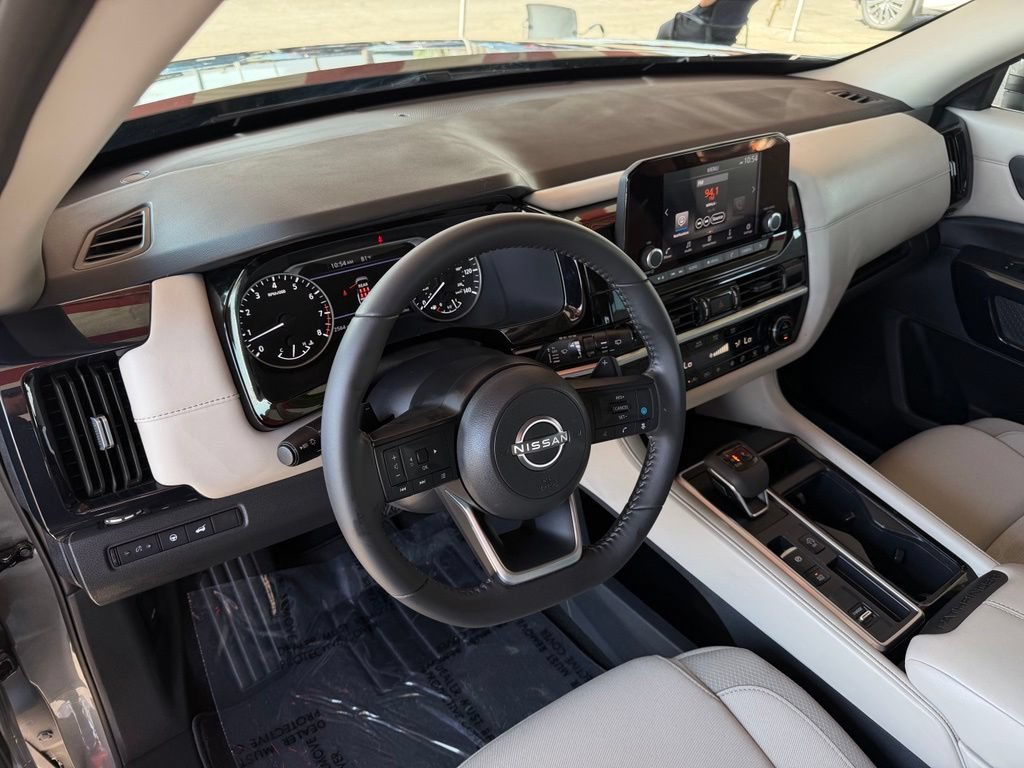 Certified 2025 Nissan Pathfinder SV w/ Cargo Package FWD image 17