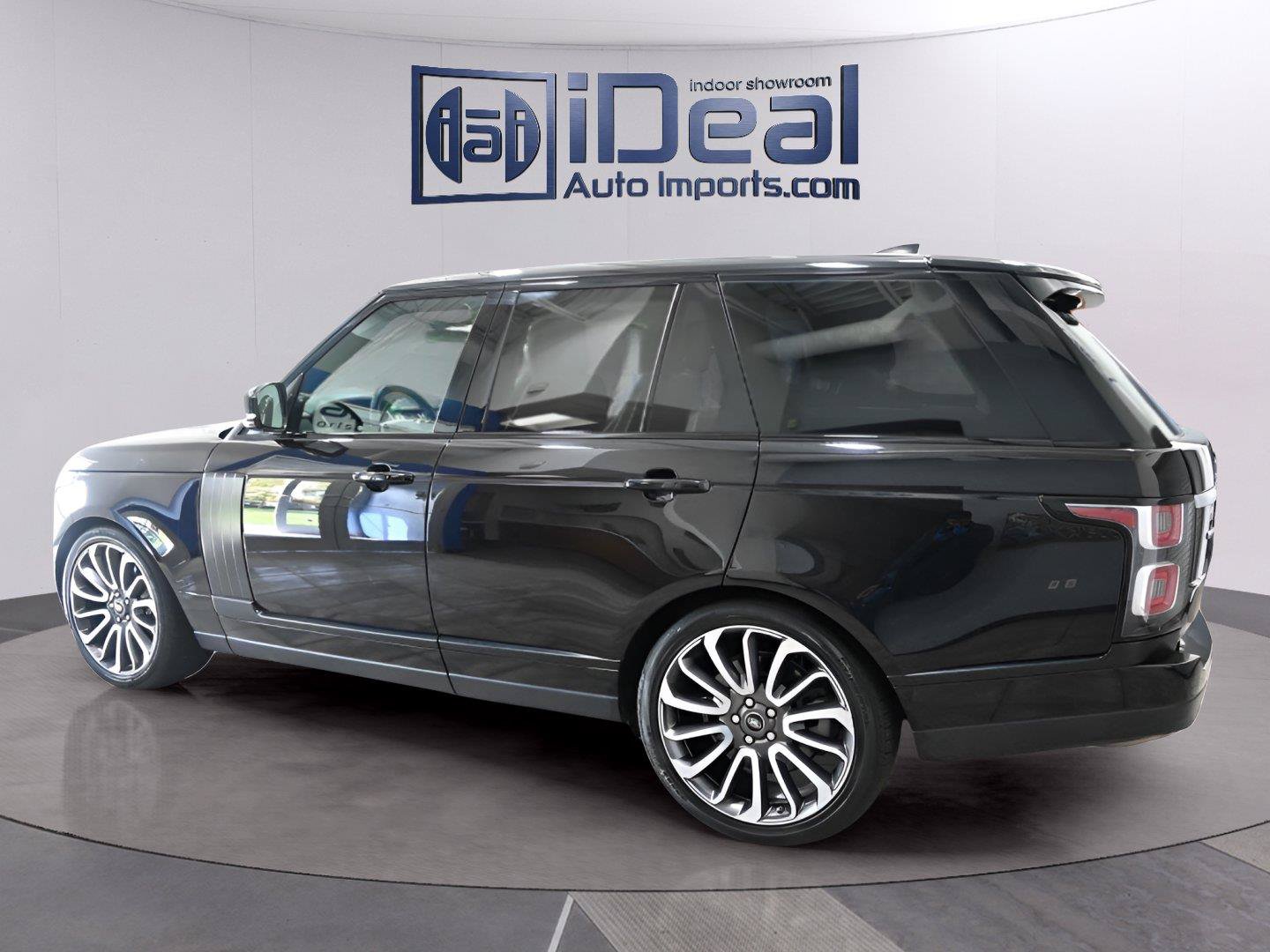 Used 2019 Land Rover Range Rover Supercharged AWD/4WD image 3