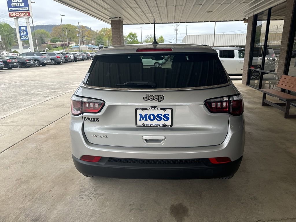 Used 2025 Jeep Compass Sport image 5