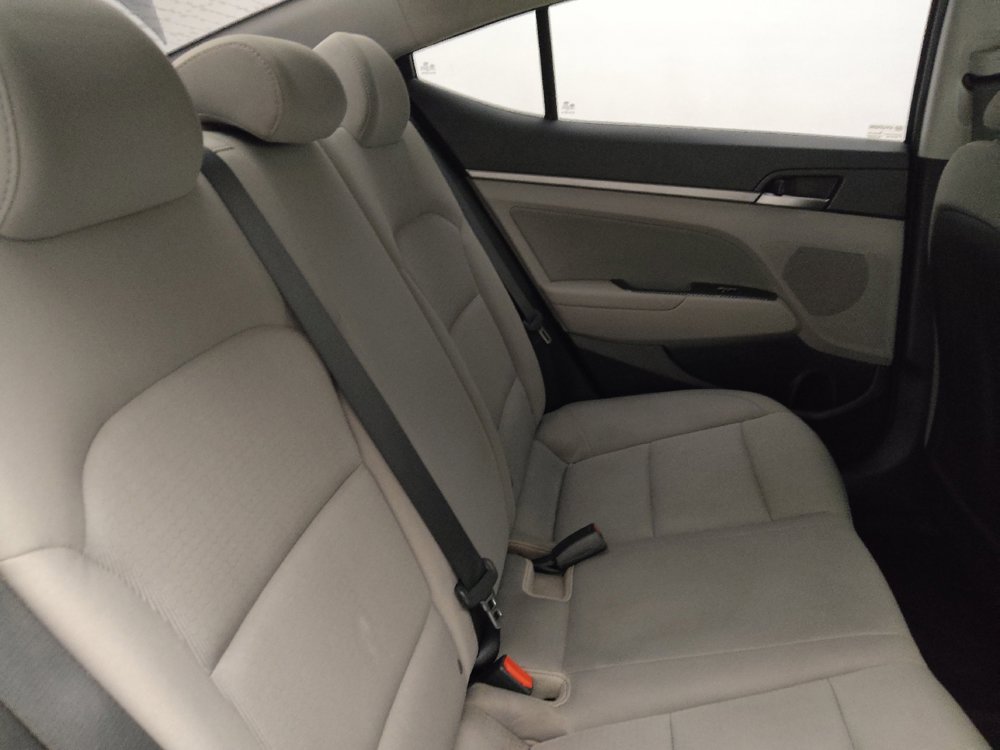 Used 2017 Hyundai Elantra SE FWD image 19