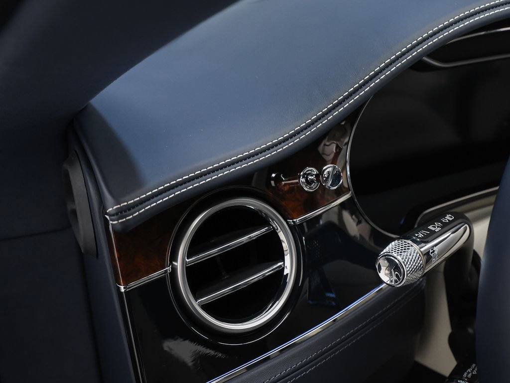 Used 2024 Bentley Continental GT image 42