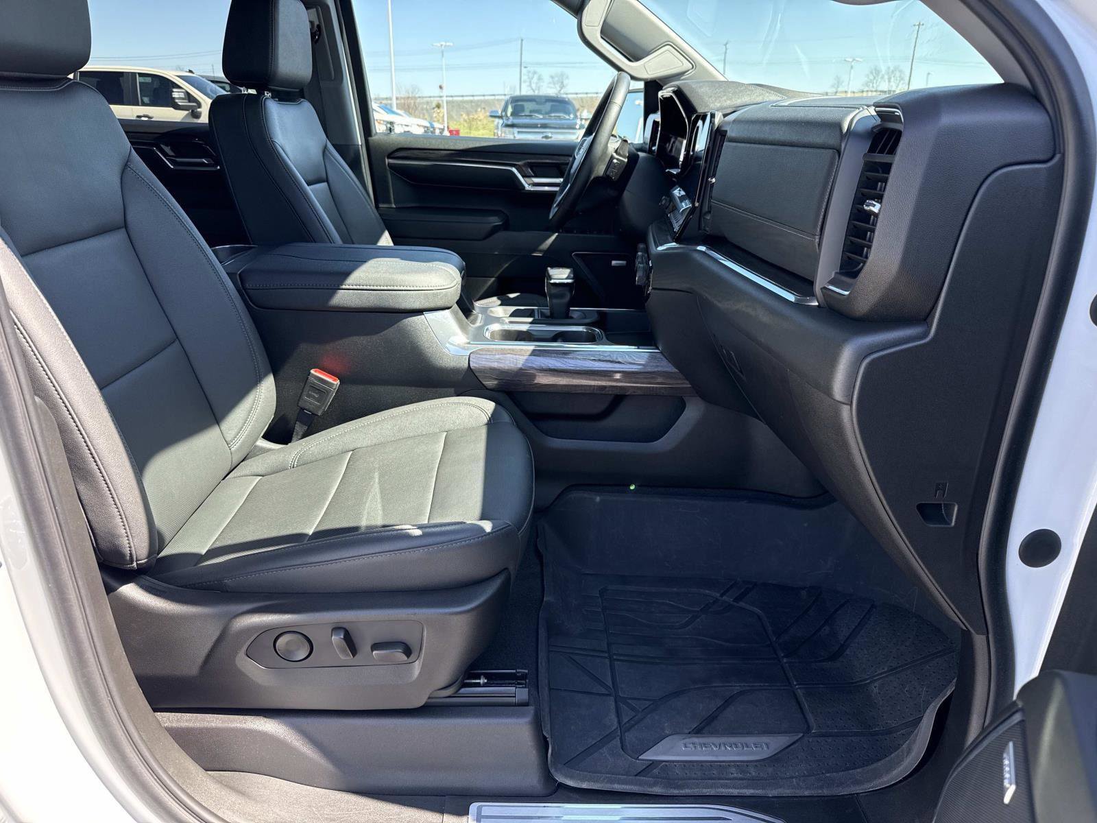 Used 2023 Chevrolet Silverado 1500 LTZ image 18