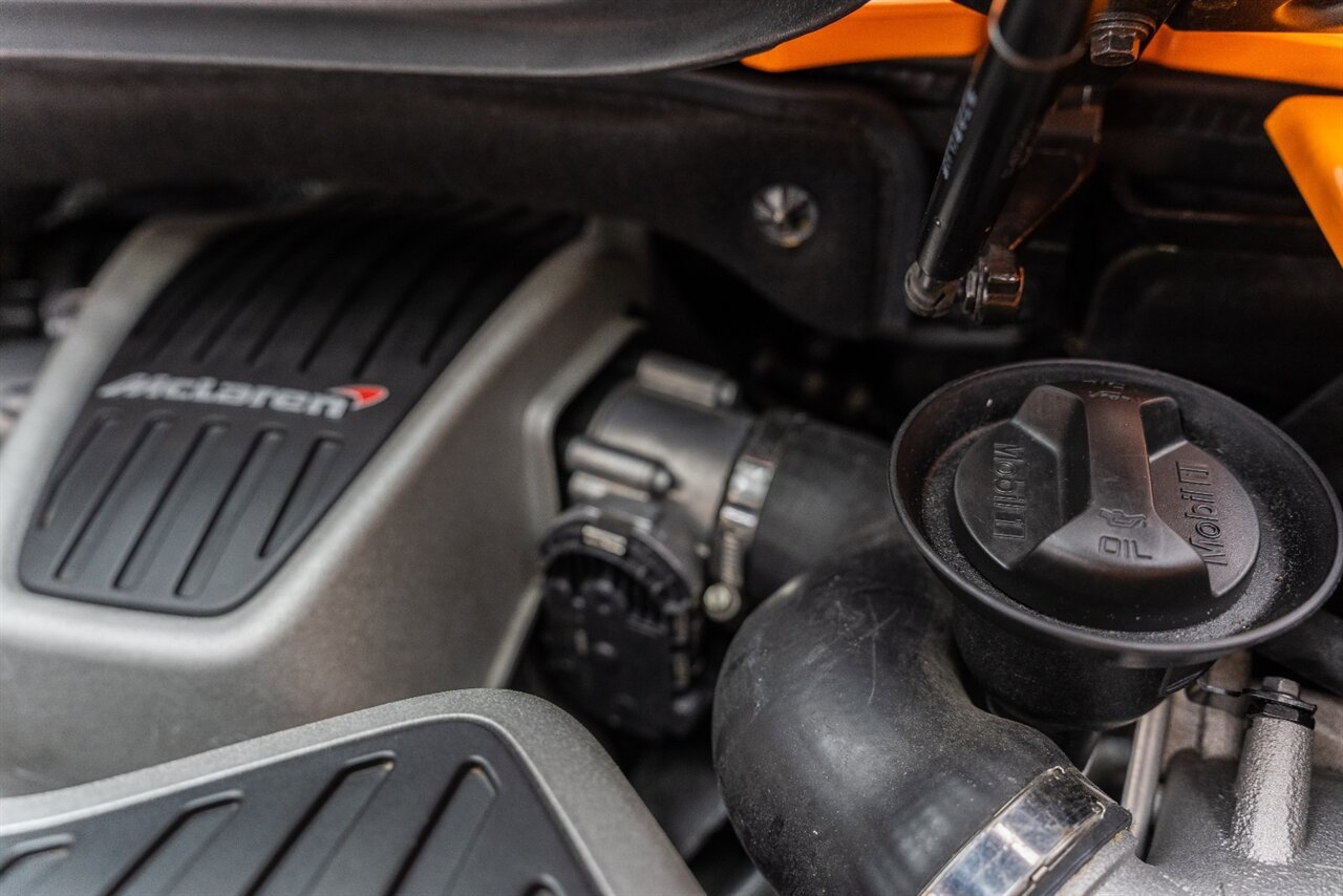 Used 2014 McLaren MP4-12C Spider RWD image 57