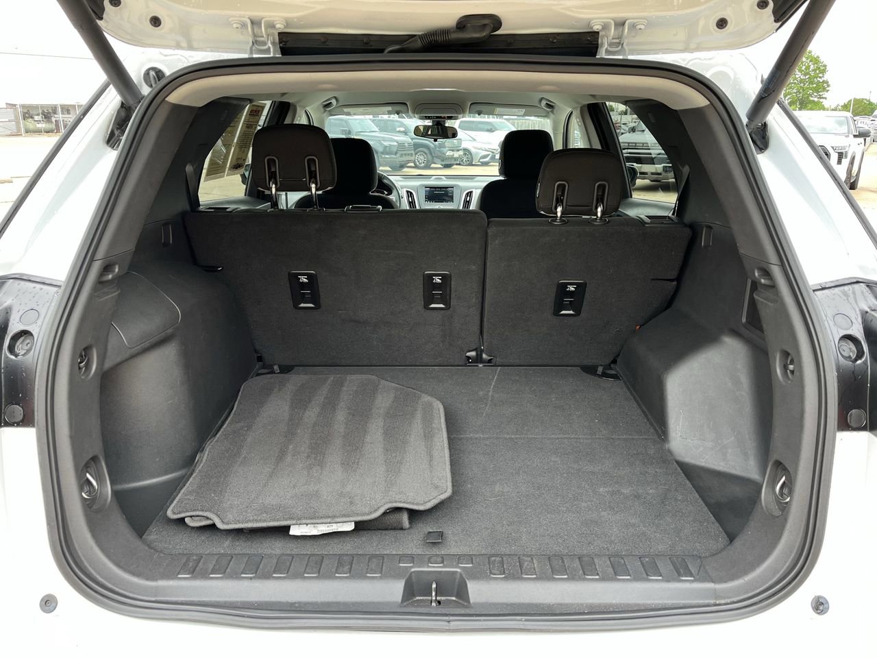 Used 2019 Chevrolet Equinox LT FWD image 27
