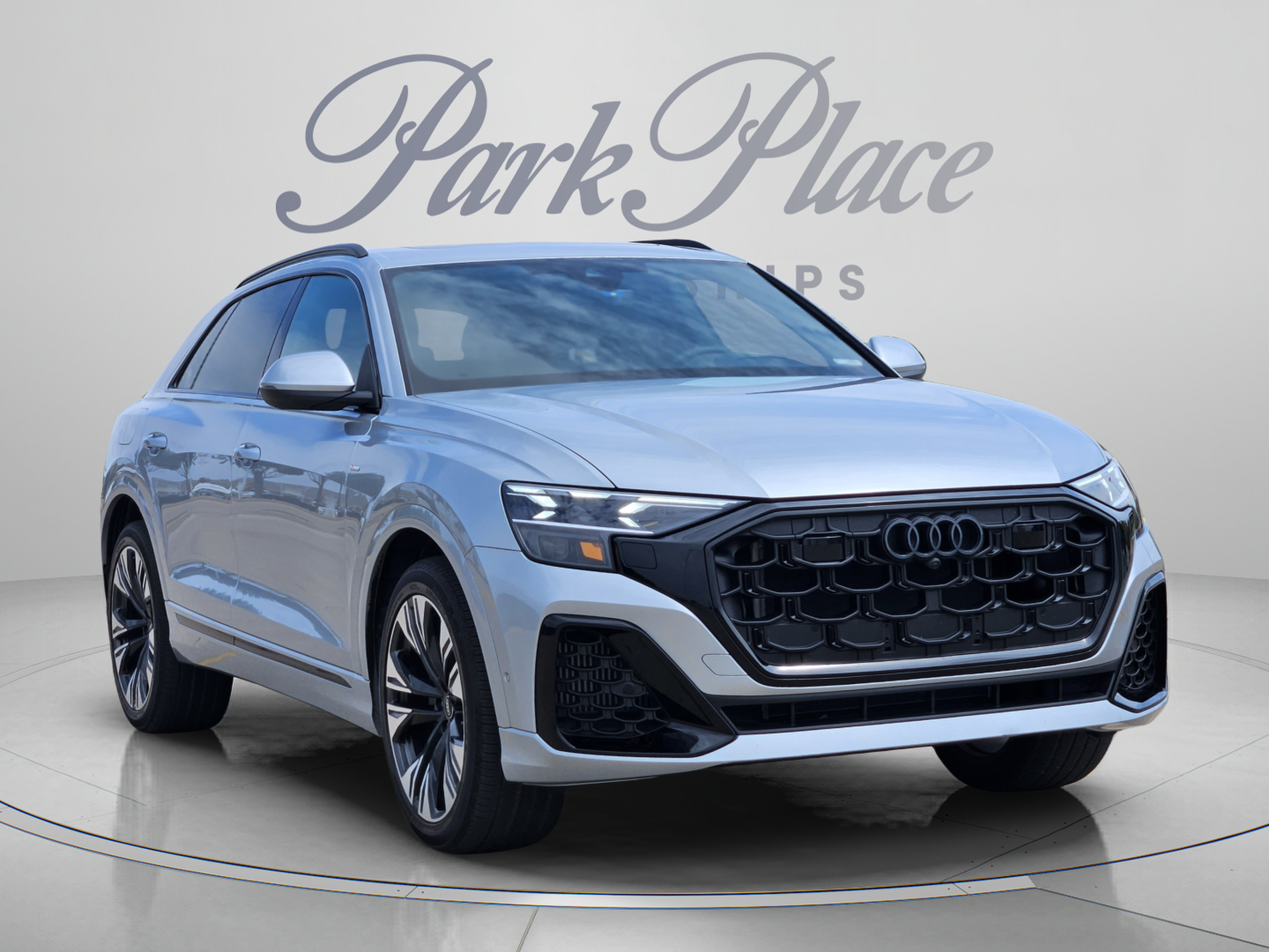 Used 2025 Audi Q8 Prestige AWD/4WD image 4